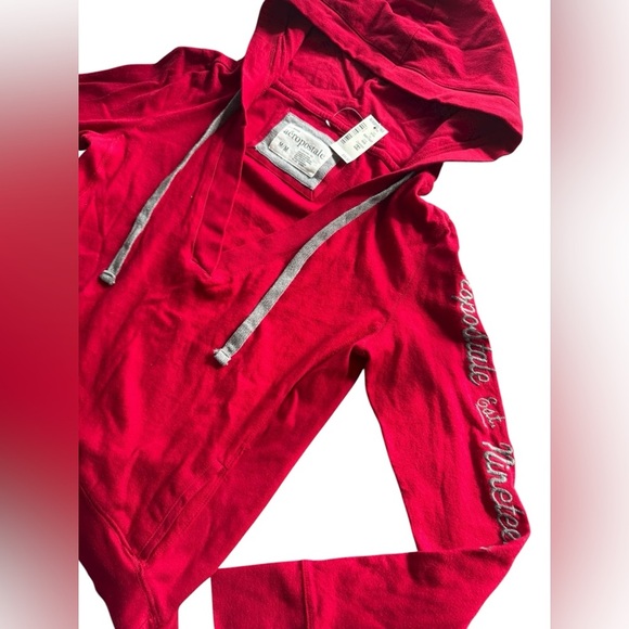 NWT 2010 Deadstock Hooded Long Sleeve V Neck size Medium - Picture 2 of 11